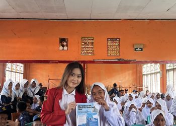 Potret mahasiswa KKN Unhas bersama siswa SMP Negeri 39 Bulukumba dalam penyuluhan, Kamis (17/07). Foto: Dokumentasi pribadi