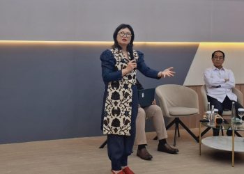 Wakil Menteri Pendidikan Tinggi, Sains, dan Teknologi RI, Prof Stella Christie PhD dalam kuliah umum di Arsjad Rasjid Lecture Theatre Unhas, Senin (07/07). Foto: IDENTITAS/Fadhlil Azhim