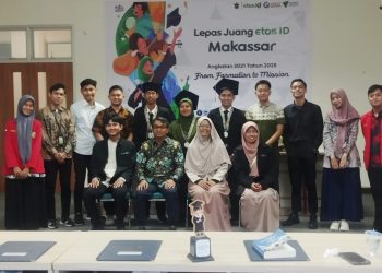 Foto bersama peserta dan tamu undangan Lepas Juang Etos ID Makassar di Gedung Fakultas Pertanian Lt 3 Unhas, Sabtu (12/07). Foto: IDENTITAS/Naufal Ahnaf Khairi