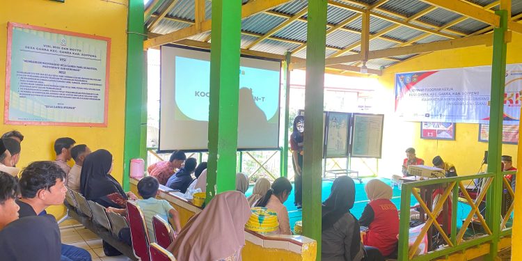Potret suasana Seminar Program Kerja KKN di Kantor Desa Ganra, Kabupaten Soppeng, Jumat (18/07). Foto: Dokumentasi pribadi