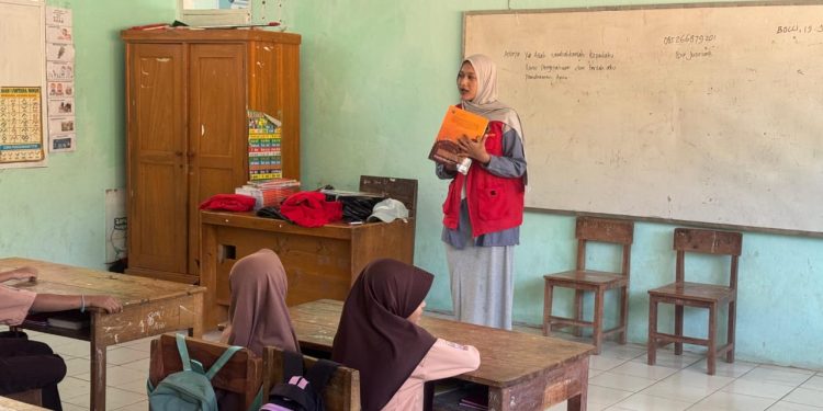 Mahasiswa KKN Unhas Dorong Literasi Siswa SD Inpres Bocci lewat Ulas Buku