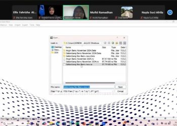 Nabila Putri Atirah saat menjelaskan panduan dalam Learning Center of Ocean Engineering yang berlangsung melalui Zoom Meeting, Senin (21/07). Foto: Tangkapan Layar