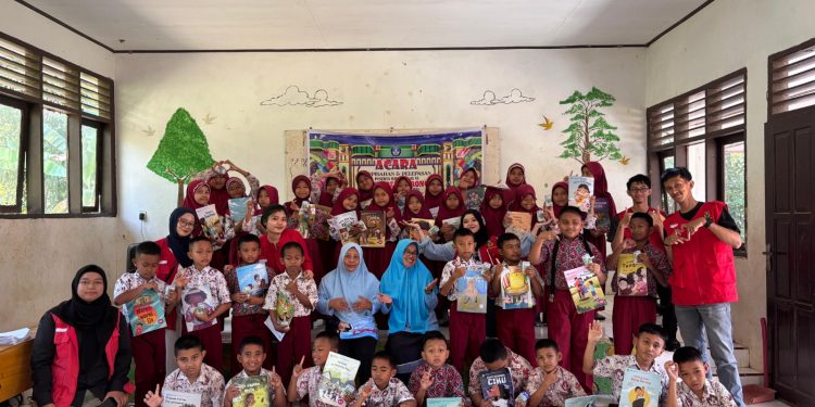 Mahasiswa KKN-T Literasi Unhas Adakan Lomba Mengulas Buku di Hari Anak Nasional