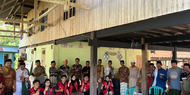Mahasiswa KKN-T Desa Benteng Paremba Sosialisasikan Kepatuhan Pembayaran PBB Tepat Waktu