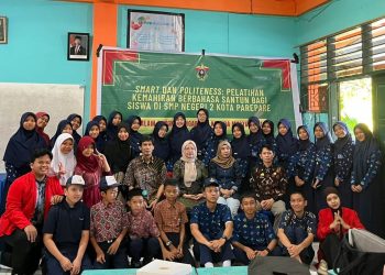 Tim PKM Unhas Adakan Pelatihan Kesantunan Berbahasa Siswa di UPTD SMPN 2 Parepare