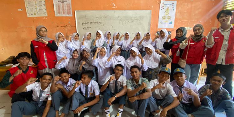 Mahasiswa KKN-T 114 Unhas Gelar Pelatihan Digital di SMA Negeri 11 Bulukumba