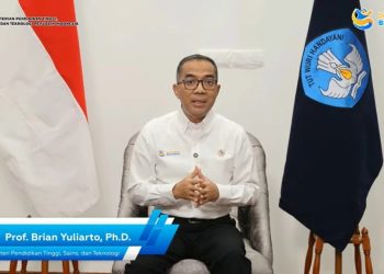 Menteri Pendidikan Tinggi, Sains, dan Teknologi Republik Indonesia, Prof Brian Yuliarto saat menyampaikan pesannya kepada mahasiswa baru, Senin (11/08). Foto: Tangkapan layar