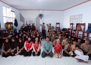 Foto bersama pasca pelaksanaan kegiatan di SMP Islam Terpadu A Kautsar Makassar, Jumat (08/08). Foto: Dokumentasi Pribadi