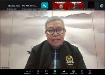 Dr H M Taufan Pawe SH MH saat memaparkan materinya pada kegiatan Diskusi Nasional Korkom IMM Unhas melalui Zoom Meeting, Kamis (31/07). Foto: Tangkapan Layar.