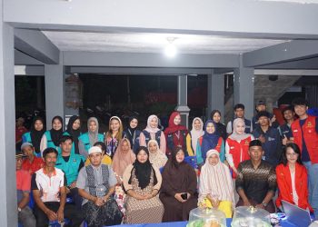 Foto bersama Tim KKN-T Unhas Gelombang 114 usai melaksanakan sosialisasi di Posko KKN Desa Damai , Jumat (01/08). Foto: Dokumentasi Pribadi