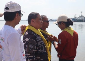 Komandan dan Wakil Komandan Lantamal VI Makassar Terima Anugerah dari Korpala Unhas