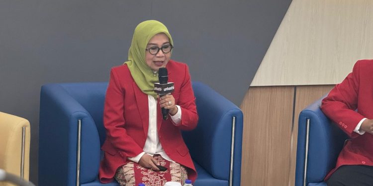 Prof Andi Niartingsih dalam Sosialisasi Pemilihan Rektor Unhas Periode 2026-2030 di Arsjad Rasjid Lecture Theater, Senin (04/08). Foto: IDENTITAS/ Siti Nur Haliza Yusrianto