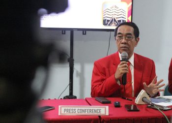 Prof Jamaluddin Jompa pada konferensi pers di Sekretariat PPR Unhas, Senin (11/08). Foto: IDENTITAS/Muhammad Nur Ilham