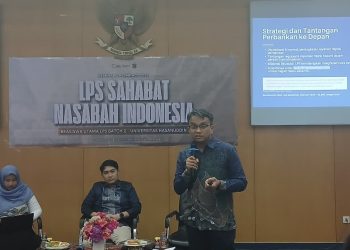 Abdullah Sanusi SE MBA PhD saat memaparkan materinya dalam Seminar LPS Sahabat Nasabah Indonesia di Gedung IPTEKS, Kamis (21/08). Foto:IDENTITAS/Aqifah Naylah Alifya Safar