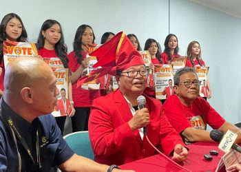dr Marhaen Hardjo PhD dalam konferensi pendaftaran Bakal Calon Rektor Unhas 2026 di Ruang Rapat A Lantai 4 Gedung Rektorat Unhas, Kamis (28/08). Foto: IDENTITAS/Rizqiyah Awaliyah