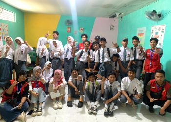 Mahasiswa KKN-T Literasi Unhas Dorong Minat Menulis Siswa SMA Insan Kamil