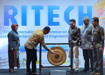 Pembukaan RITECH 2025 oleh WR IV Unhas di Swiss-Belhotel Makassar, Sabtu (06/09). Foto: IDENTITAS/Adrian