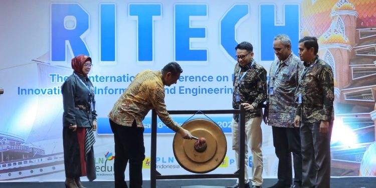 Pembukaan RITECH 2025 oleh WR IV Unhas di Swiss-Belhotel Makassar, Sabtu (06/09). Foto: IDENTITAS/Adrian