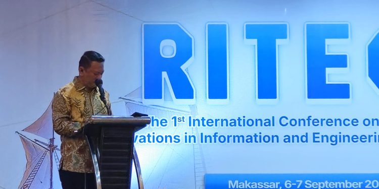 WR 4 Saat Memberikan Sambutan Pada Kegiatan RITECH 2025 di Swiss-bell Hotel, Sabtu (06/09). Foto: IDENTITAS/Adrian