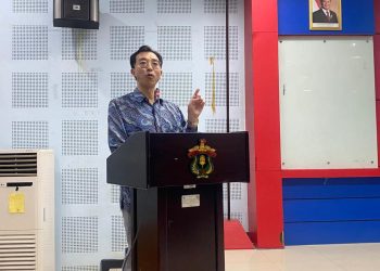 Kang Woon Joon saat Memberikan kuliah umum di Aula Prof Mattulada FIB Unhas, Sabtu (06/09). Foto: IDENTITAS/Fahry Muhammad