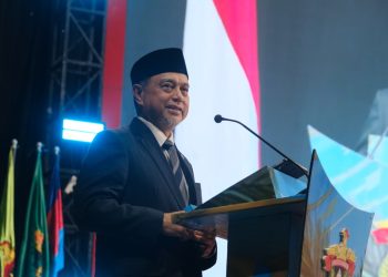 Drs H Tamsil Linrung saat memberikan sambutan pada Upacara Dies Natalis Unhas ke-69 di Baruga AP Pettarani, Sabtu (13/09). Foto: IDENTITAS/Naufal Ahnaf Khairi.