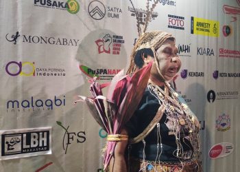 Potret Yasinta Moiwend saat menanggapi pertanyaan wartawan di Festival Media AJI yang berlangsung di Benteng Ujung Pandang, Sabtu (13/09). Foto: IDENTITAS/Andi Nadya Tenrisulung.