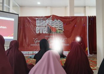 Ketua Panitia, Nur Fauziah saat memberikan sambutan dalam agenda Pembukaan MUE yang dilaksanakan di Masjid Nurul Fikri Pascasarjana FKM Unhas, Minggu (14/09). Foto: IDENTITAS/Aqifah Naylah Alifya Safar