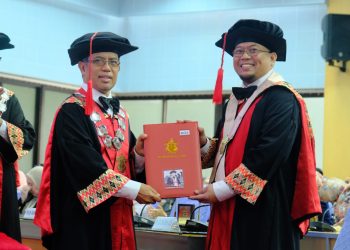 Dosen FKG Unhas Soroti Transformasi Pelayanan Kesehatan Gigi dalam Pengukuhan Guru Besar