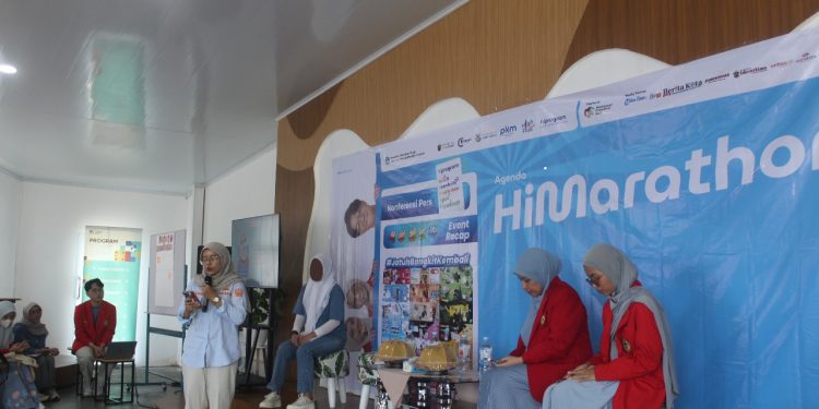 Tim HiFive saat acara Refleksi Jejak di Makassar Creative Hub, Selasa (30/09). Foto: Dokumentasi Pribadi.