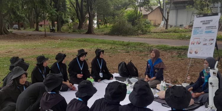Sesi materi BES di Lapangan Panahan Unhas, Sabtu (04/10). Foto: IDENTITAS/ A Annida Mukaddas
