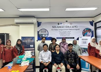 Foto bersama Tim Pakar Tongue Smart Elektromiografi Untirta saat kunjungan ke Unhas di Ruangan LPPM, Jumat (10/10). Foto:Dokumentasi Pribadi