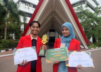 Tim Mahasiswa FEB Unhas Rengkuh Posisi Pertama Nasional dalam Kompetisi Debat di UINAM