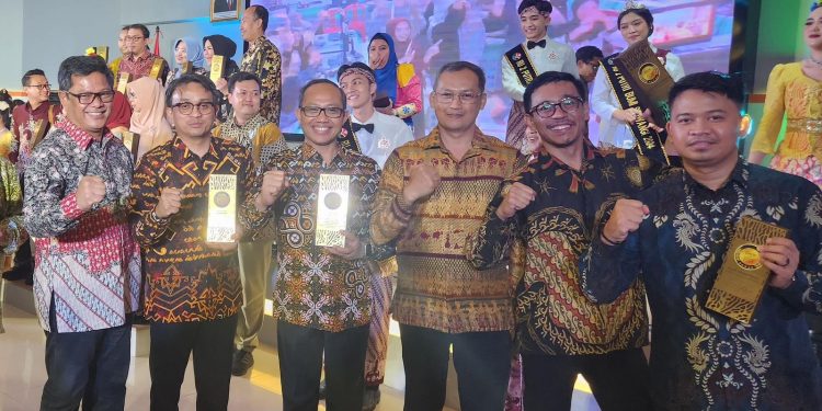 Unhas borong lima penghargaan dalam PKM Award 2025 yang berlangsung di Universitas Pendidikan Indonesia, Minggu (26/10). Foto: Dokumentasi pribadi