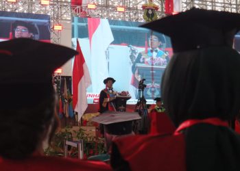 Rektor Unhas Soroti Persiapan dan Harapan Juara PIMNAS dalam Wisuda Oktober 2025
