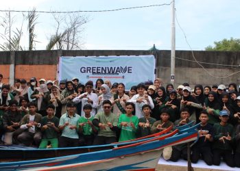 SRE Unhas Inisiasi Program Pemulihan Ekosistem Pesisir Lewat GreenWave 2025