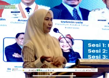 Muhlisa Fachruddin saat menyampaikan materi pada Forum Ekonomi Regional Indonesia Timur 2025 yang berlangsung di Ballroom Unhas Hotel & Convention, Jumat (21/11). Foto: Tangkapan Layar.