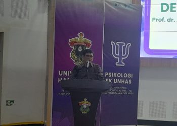 WD 1 FK Unhas pada Seminar Nasional Psikologi Unhas di Aula Prof Amiruddin FK Unhas, Sabtu (22/11). Foto: IDENTITAS/ A Annida Mukaddas