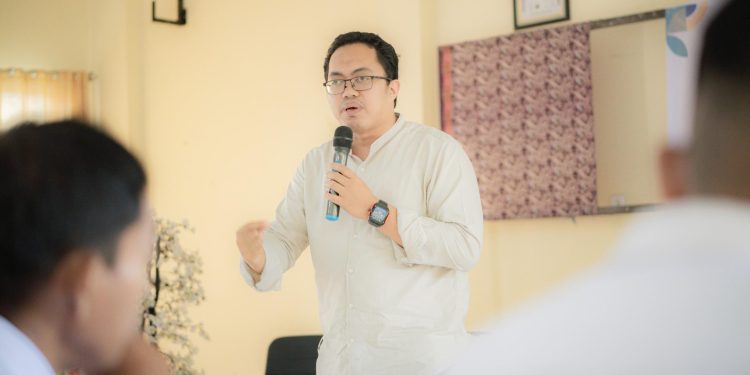 Dosen Administrasi Publik Fakultas Ilmu Sosial dan Ilmu Politik (FISIP) Universitas Hasanuddin (Unhas), Rizal Pauzi SSos MSi. Foto: Dokumentasi Pribadi