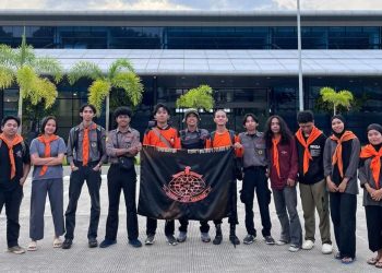 Foto bersama Tim SAR Unhas menuju Aceh Tamiang, Minggu (07/12). Foto: Dokumentasi Pribadi.