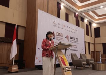 Stella Christie pada IAYSF 2025 di Unhas Hotel and Comvention, Selasa (9/12). Foto: IDENTITAS/ Aynun Lutfiya