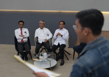 Pembacaan poin-poin pakta integritas oleh perwakilan mahasiswa Unhas, Kamis (18/12). Foto: IDENTITAS/Adrian