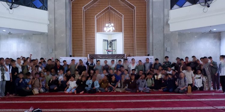 Unit Kegiatan Mahasiswa Lembaga Dakwah Kampus Mahasiswa Pencinta Mushola (UKM LDK MPM) Universitas Hasanuddin (Unhas) menyelenggarakan kegiatan Ramah Tamah Studi Al-Qur’an Intensif (Sains) Semester Ganjil 2025 di Masjid Ikhtiar Kampus Unhas, Sabtu (06/11). Foto: Dokumentasi pribadi